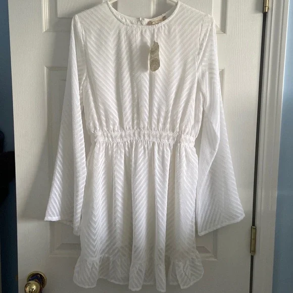 White Altar’d State dress - Picture 1 of 3